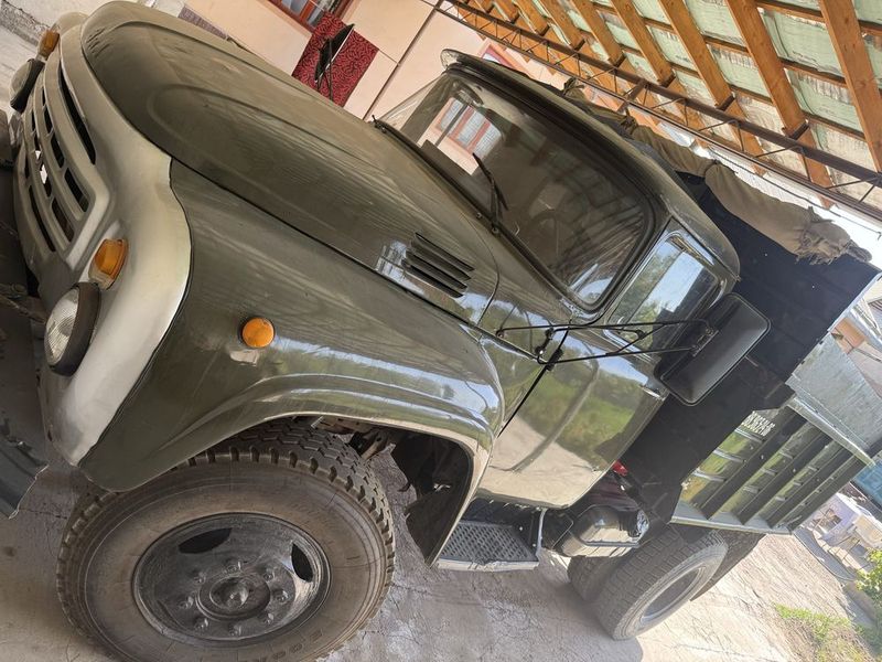 Zil MMZ4502 srochna sotiladi Zil MMZ4502 srochna sotiladi