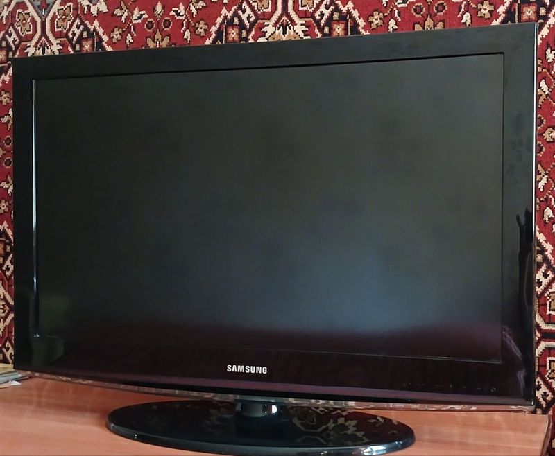Телевизор Samsung la32c450e1 32 дюйма