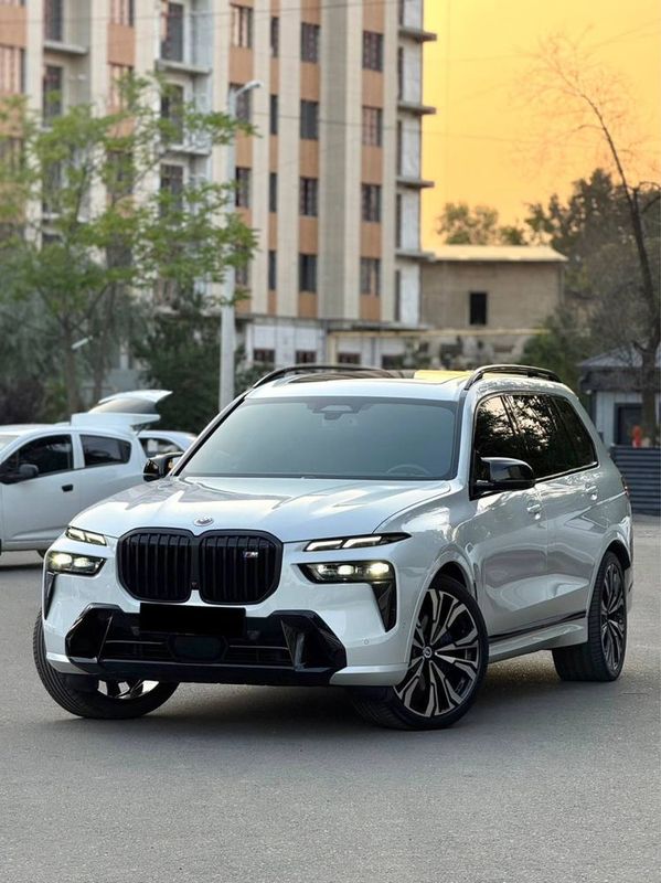 BMW X7 M60i продается BMW X7 M60i продается