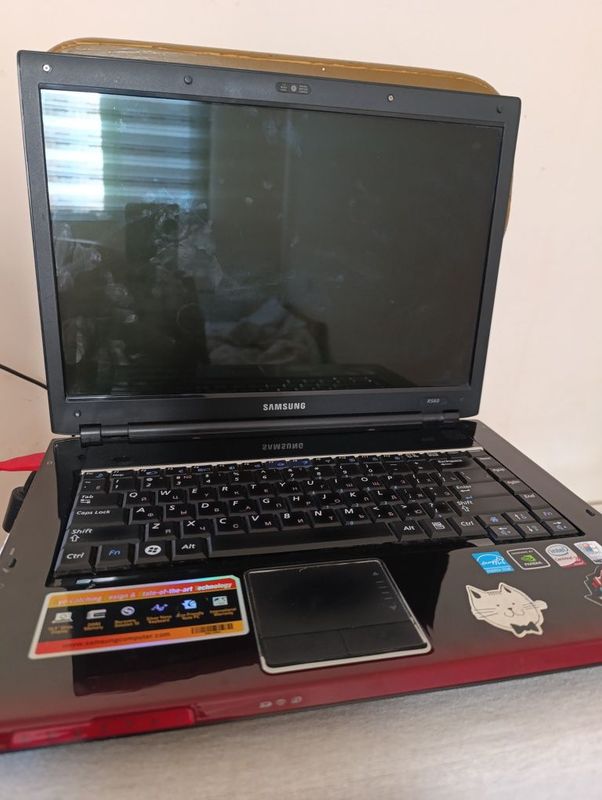 Samsung NP -R560 Samsung NP -R560