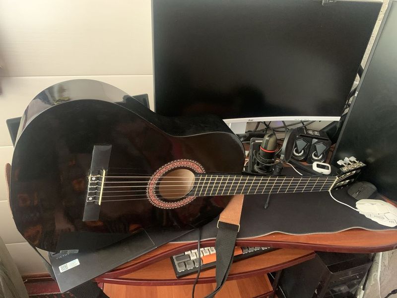Gitara Kabat srochna sotiladi! Gitara Kabat srochna sotiladi!