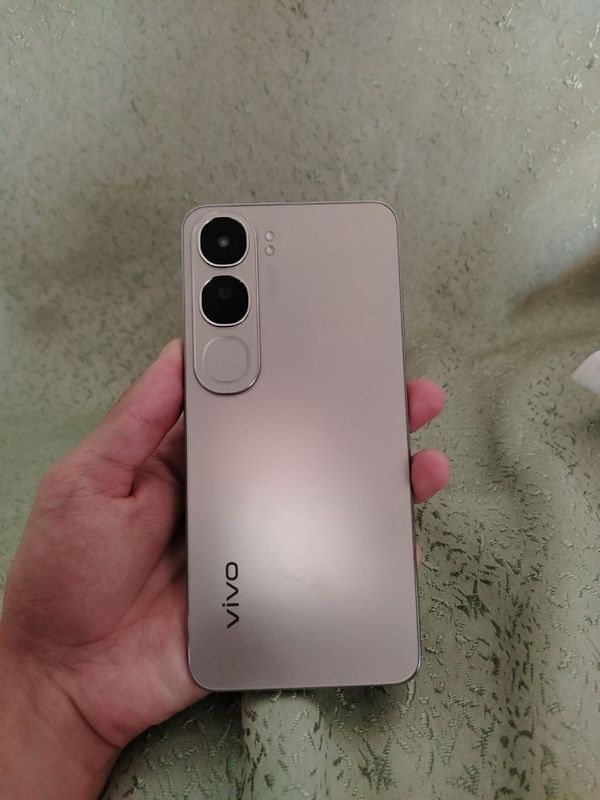 VIVO v40 lite 256 / 12 gb VIVO v40 lite 256 / 12 gb
