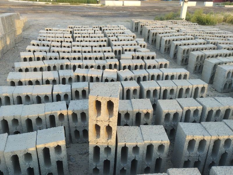 Shlakabulok sotiladi 40sm 20sm yetkazib berish xizmati ham mavjud Shlakabulok sotiladi 40sm 20sm yetkazib berish xizmati ham mavjud