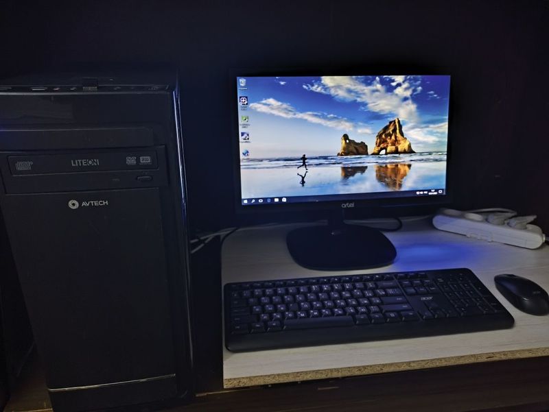 Kompyuter komplekt sotiladi Kompyuter komplekt sotiladi