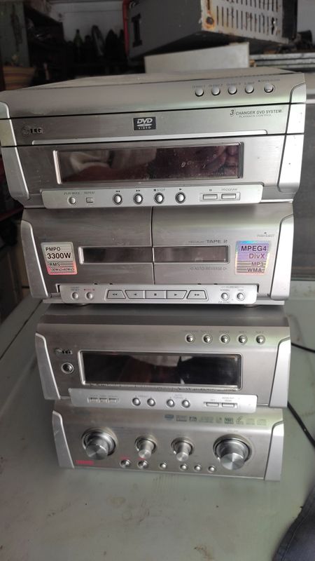 Продаётся музыкальный центр LG Продаётся музыкальный центр LG