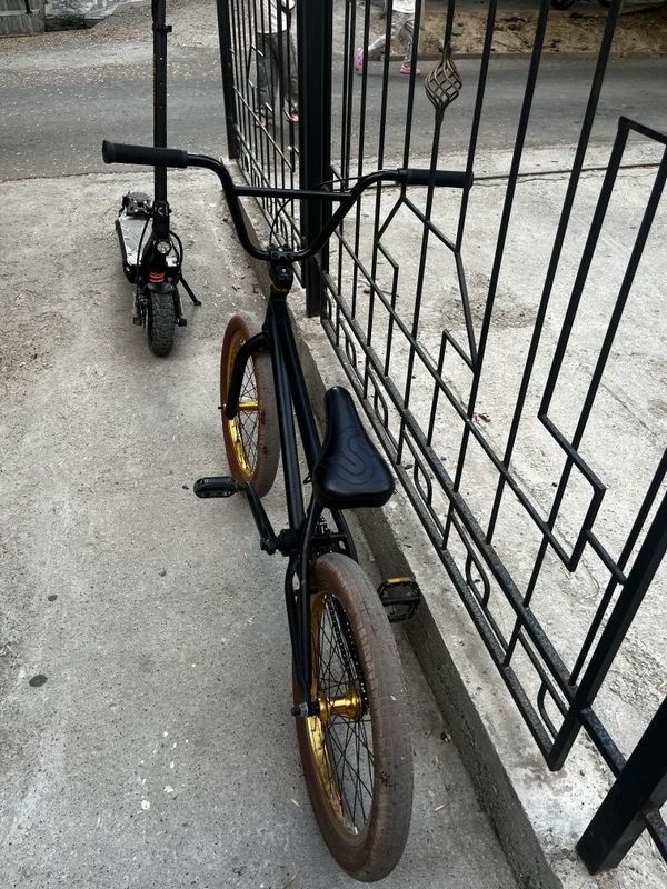 Продается BMX (трюковой велик) Состояние отличное цена маленькая