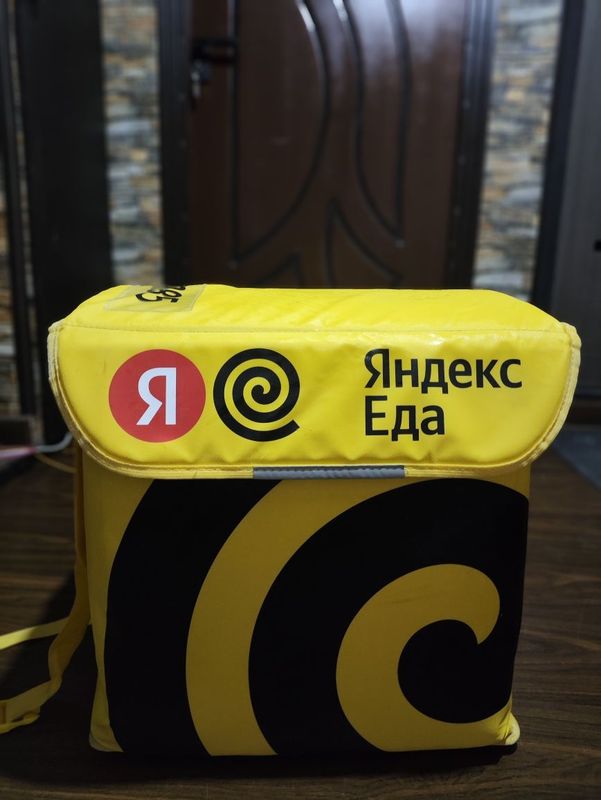 Продам термо сумку(термокороб) для доставки в Яндекс еде Продам термо сумку(термокороб) для доставки в Яндекс еде