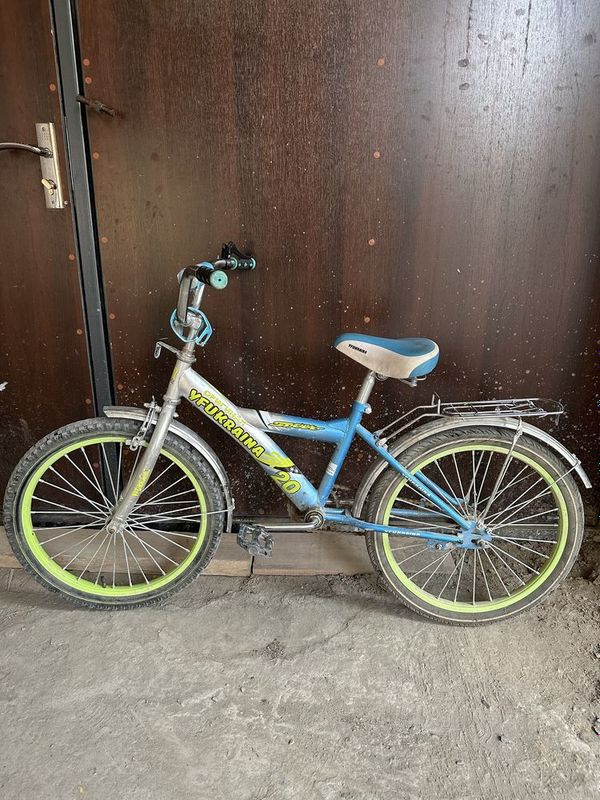 Velosiped sotiladi Velosiped sotiladi