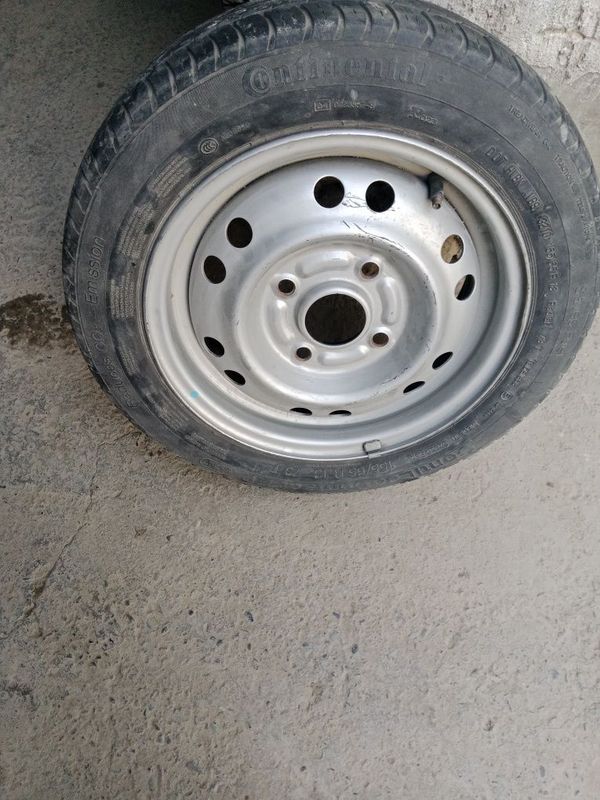 Koleso v zbore tiko.
