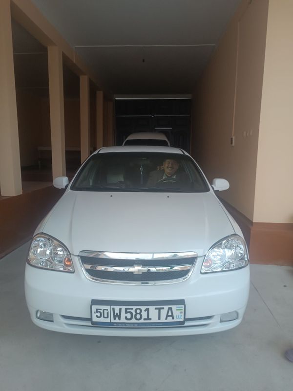 Срочно Lacetti 1,8 сотилади Срочно Lacetti 1,8 сотилади