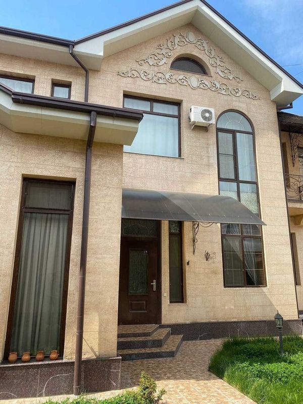 Сдается в аренду дом в Яккасарайском р-не, махалля Конституция 380м2 Сдается в аренду дом в Яккасарайском р-не, махалля Конституция 380м2