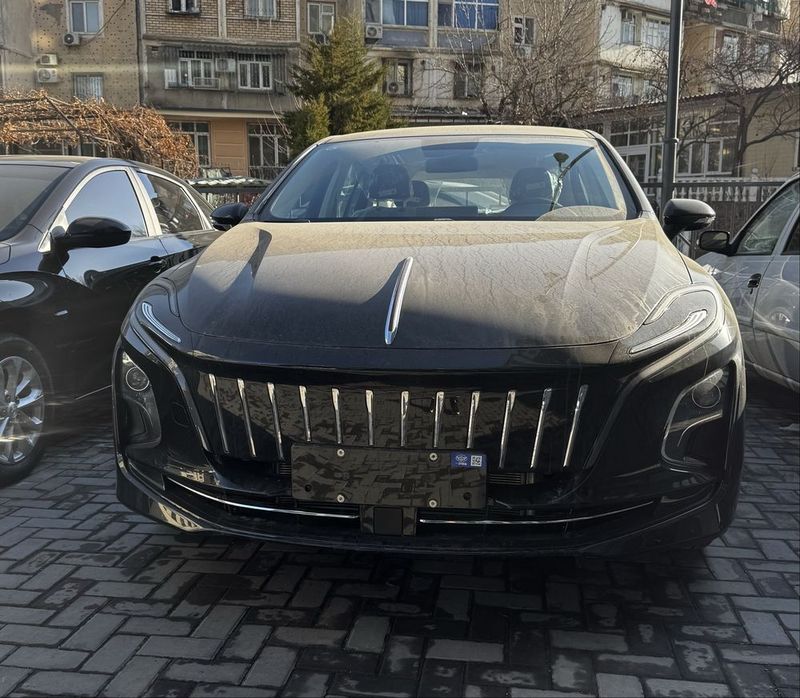 Аренда с выкупом (насия савдо) Hongqi E-QM5 , 500км . Без пробег