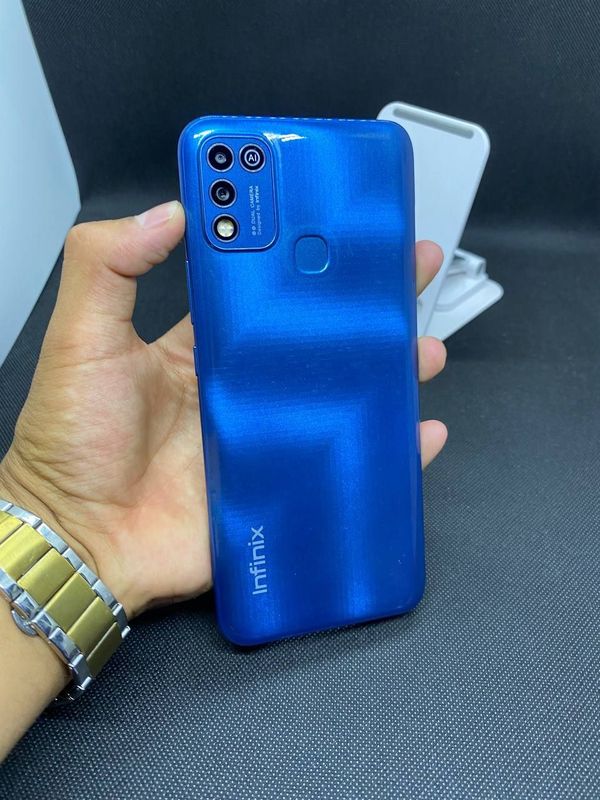 Infinix Hot 11 play Infinix Hot 11 play