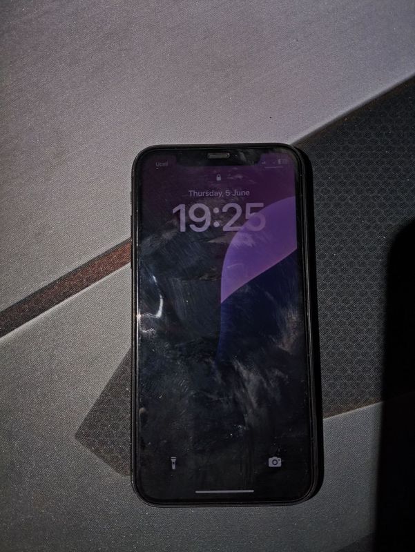 IPhone 11 Qora 128Gb 85% IPhone 11 Qora 128Gb 85%