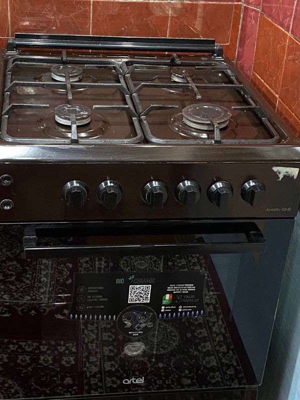 Gaz plitasi sotiladi i. Yaxshi ishlatilgan. Qirilmagan sinmagan... Gaz plitasi sotiladi i. Yaxshi ishlatilgan. Qirilmagan sinmagan...