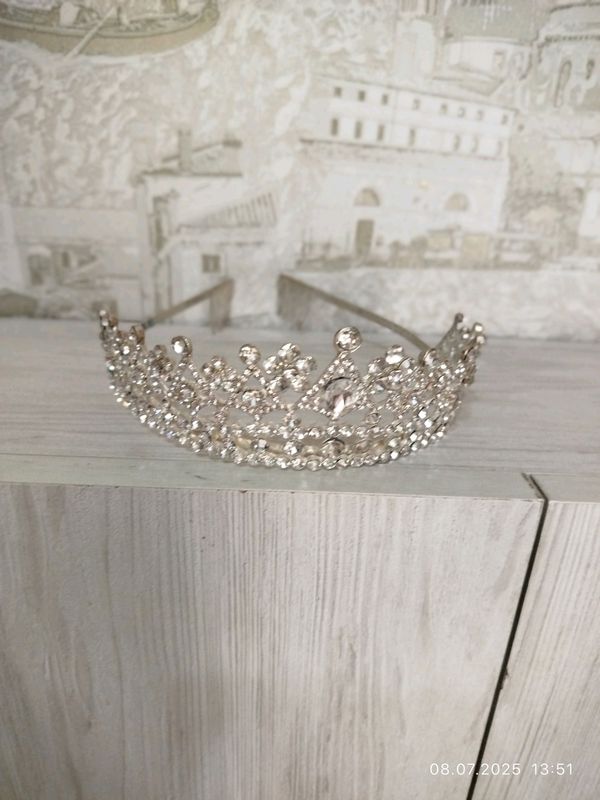 Bir marta taqilgan diadema 50 ming