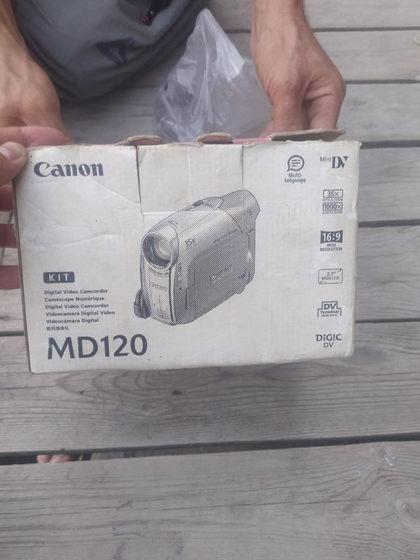 Canon kamera sotiladi Foto va vidioga oladi holati yaxshi