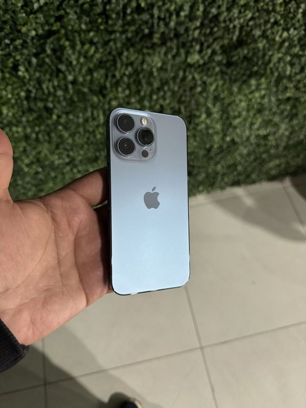 Iphone 13 pro Sierra Blue