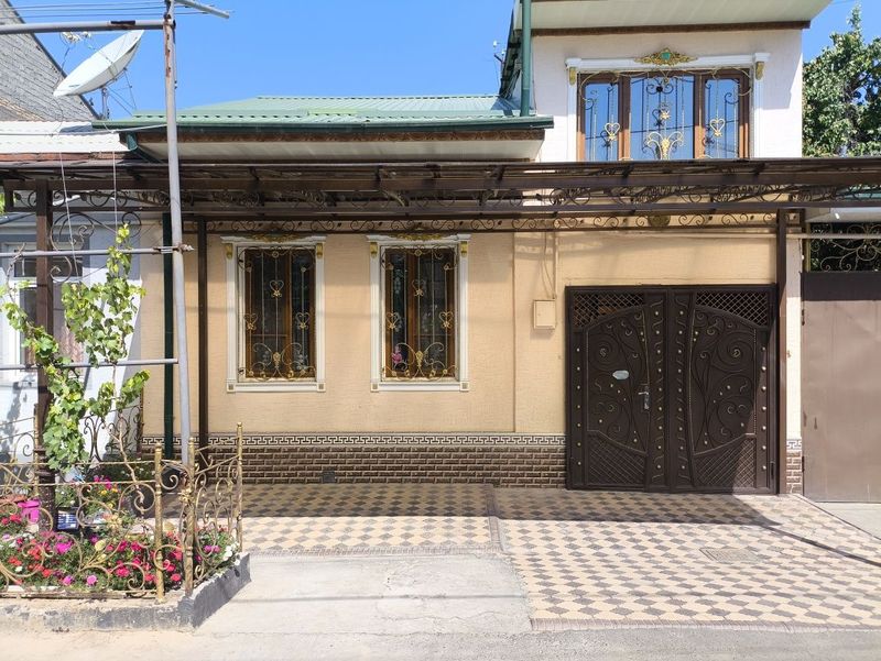 Uy sotiladi 180.000 $