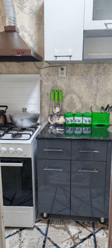 Qorasu 6 bozorchani yoni 1 xonalik ijaraga beriladi. Qorasu 6 bozorchani yoni 1 xonalik ijaraga beriladi.