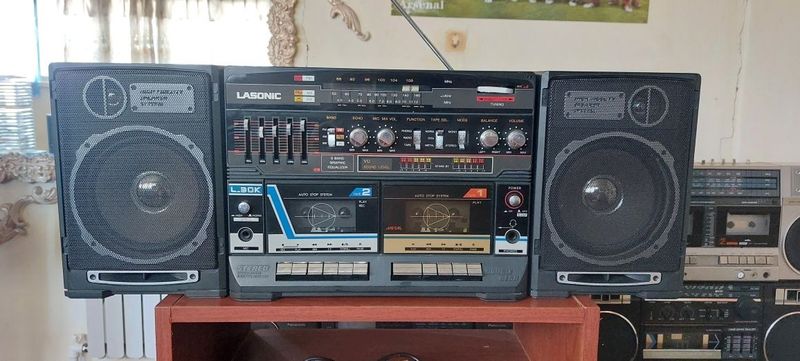 Продам магнитолу Lasonlc l-30k Продам магнитолу Lasonlc l-30k