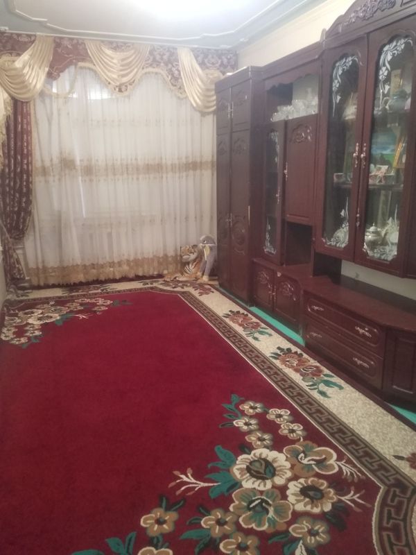 Gul bozor yonida 3 xonalik uy IJARAGA BERILADI