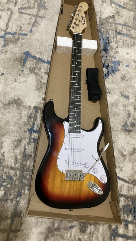 Новая Электрогитара Stratocaster Новая Электрогитара Stratocaster