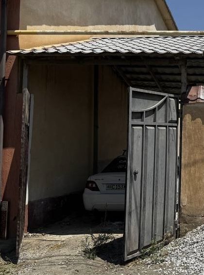 6 sotixlik kotejlarni darvoza va kirish eshigi