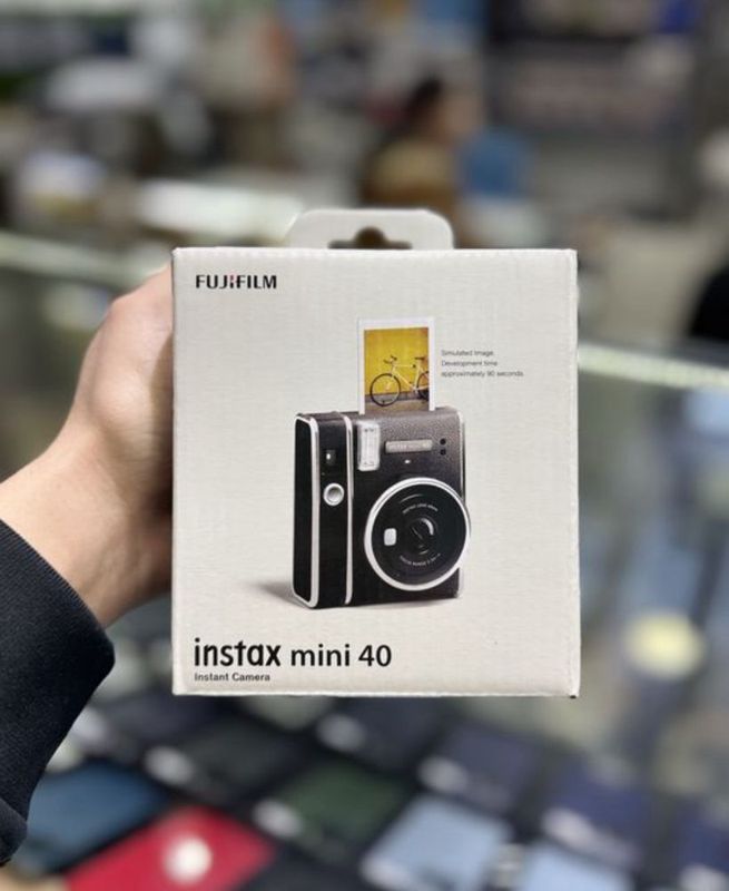 Instax Mini 40.