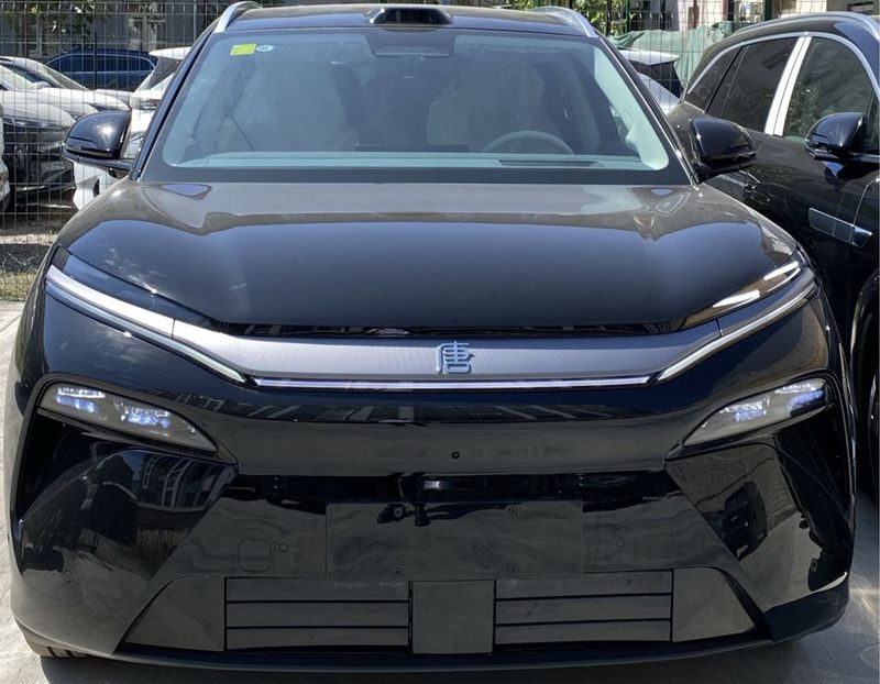 Byd Tang L 670 km 1 motor 2 позиция в ташкенте