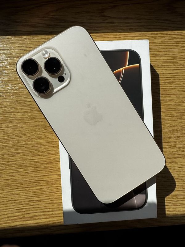 IPhone 16 pro max 256 sim IPhone 16 pro max 256 sim
