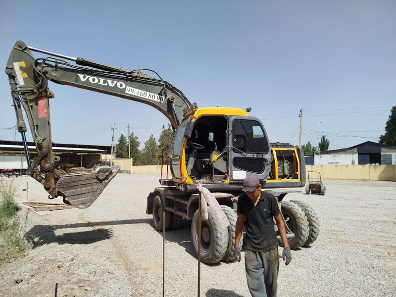 Volvo 130 yili 2004 Hawoga Barter bor