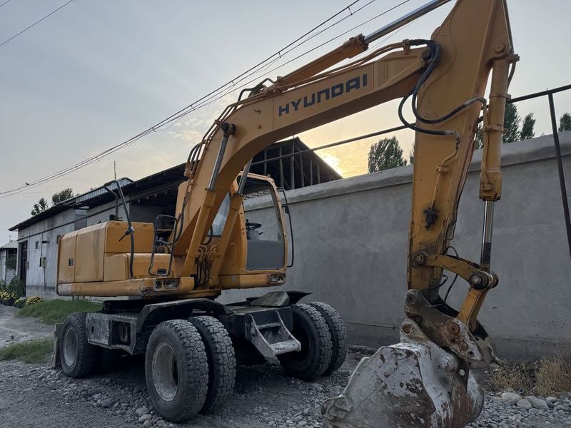 Hyundai 1400 exkavator sotiladi srochni arzon narxda