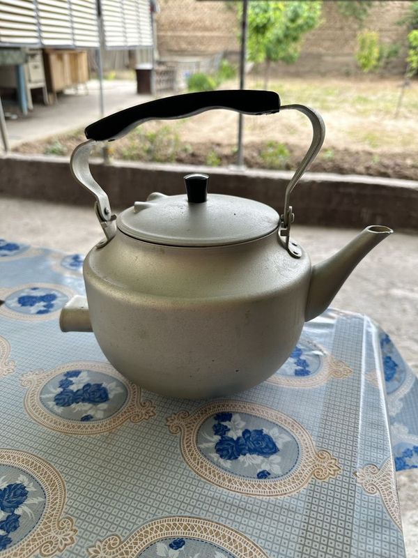 Электрический чайник советский. Электрический чайник советский.
