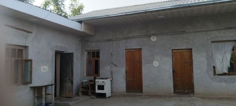 Dala hovli sotiladi