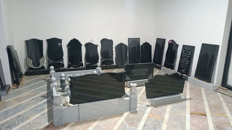 Ёдгорлик Тощлар Памятники