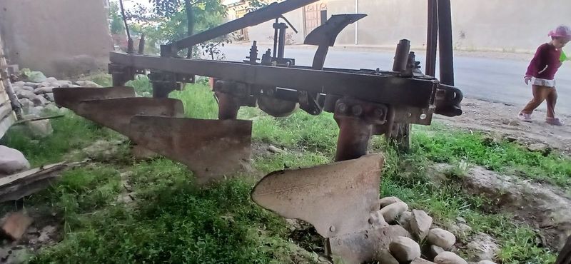 Traktor chizil omoch Traktor chizil omoch