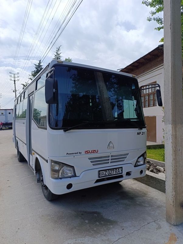 Avtobus Isuzu NP 21 SROCHNA sotiladi Avtobus Isuzu NP 21 SROCHNA sotiladi