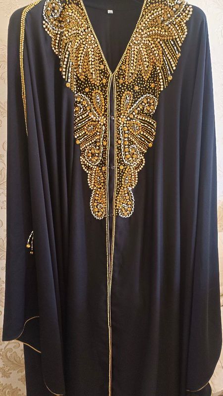 Abaya dubaydan olib kelingan Abaya dubaydan olib kelingan