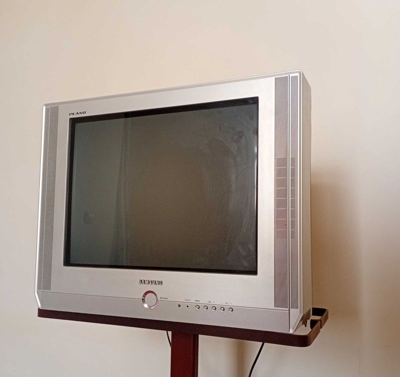 Телевизор Samsung PLANO 21' Телевизор Samsung PLANO 21'