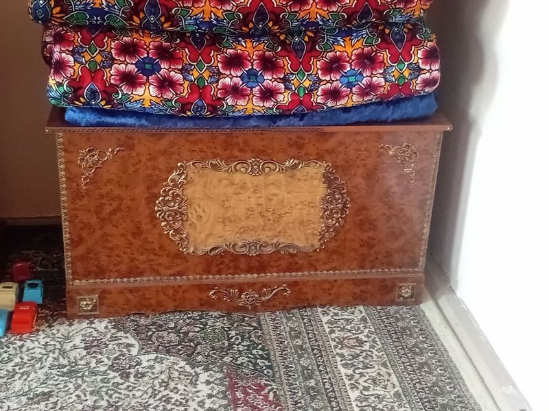 Мебелни сандик сотилади Мебелни сандик сотилади