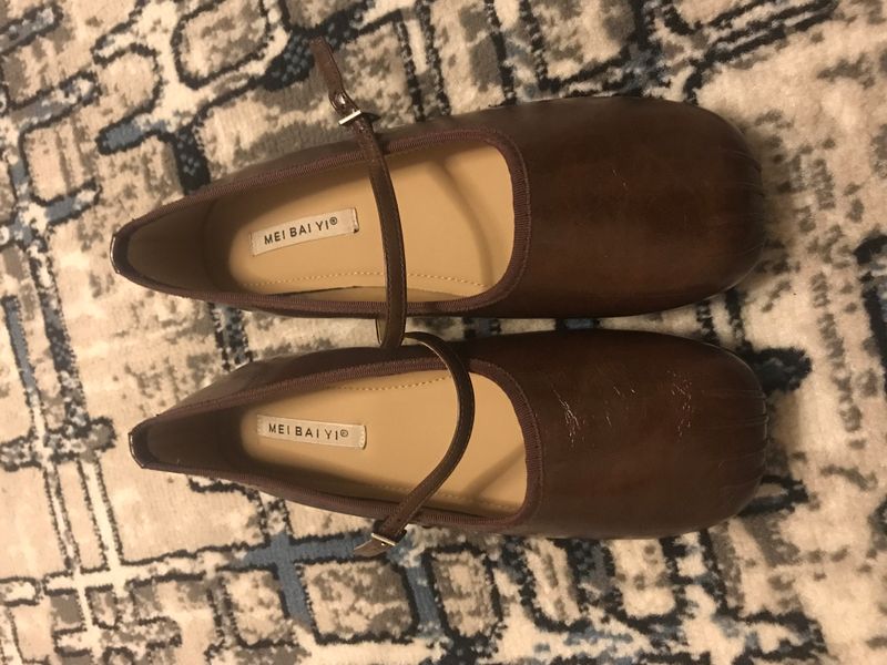 Baletka Yangi kiyilmagan yaqinda olingan