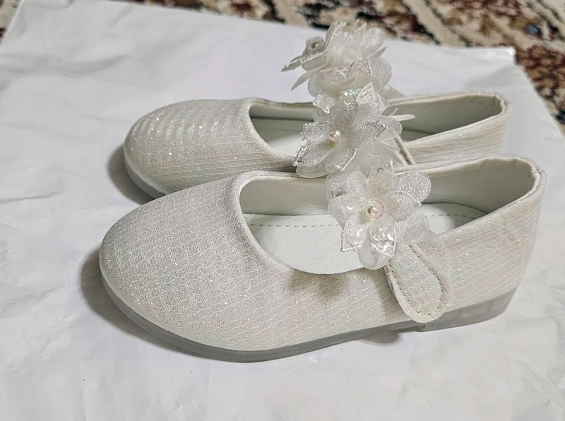 2 yoshli qiz bolalar uchun oyoq kiyimi 2 yoshli qiz bolalar uchun oyoq kiyimi