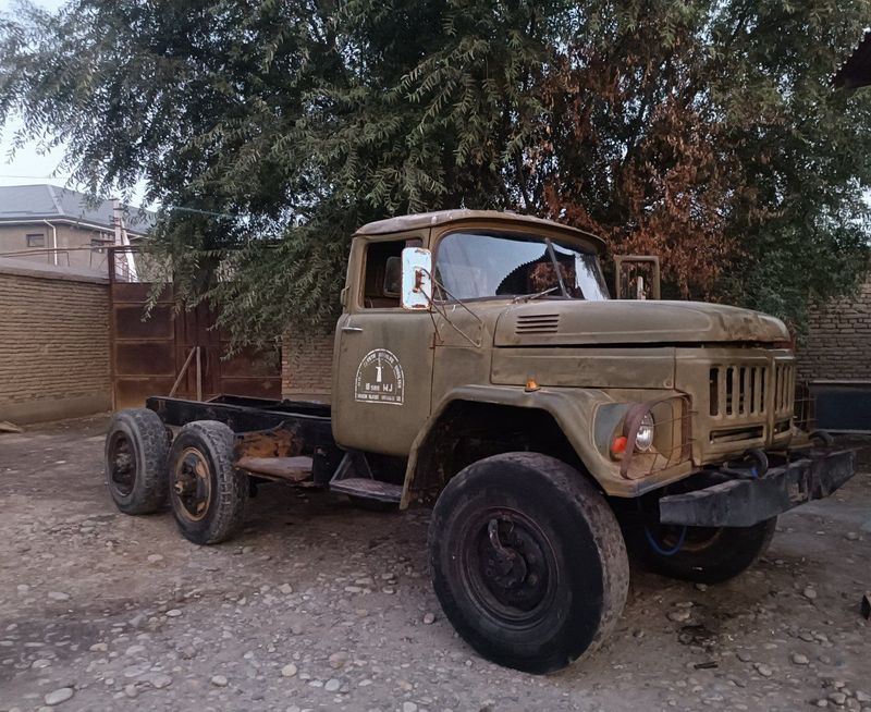 Zil 131 sotiladi