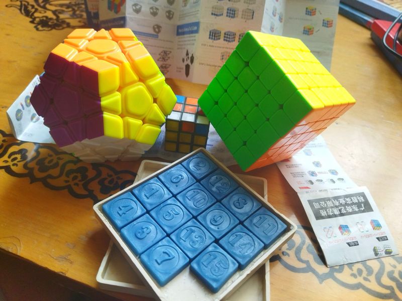 Juda ajoyib PUZZULE kubik rubiklar