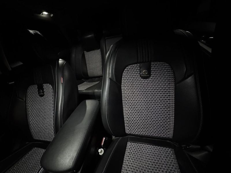 KIA K5 chexol holati ideal uringan joyi yo