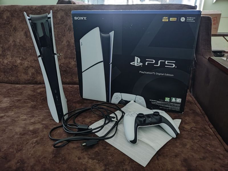 Playstation5 slim 1tb 1 ta jostik Playstation5 slim 1tb 1 ta jostik
