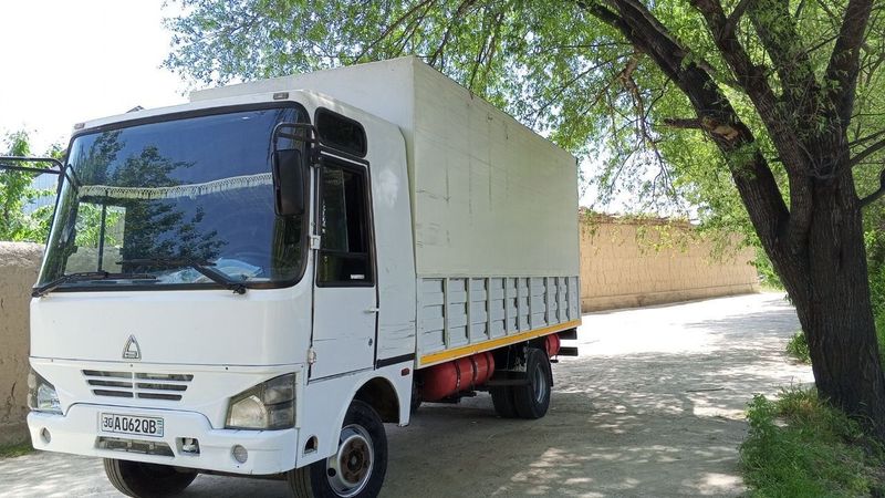 Isuzu sotiladi holati alo darajada Isuzu sotiladi holati alo darajada