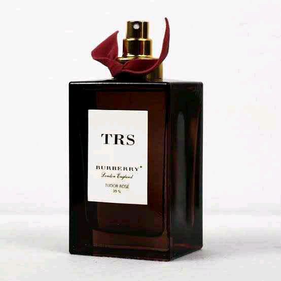 Burberry London Tudor Rose, Parfum, UK. Burberry London Tudor Rose, Parfum, UK.