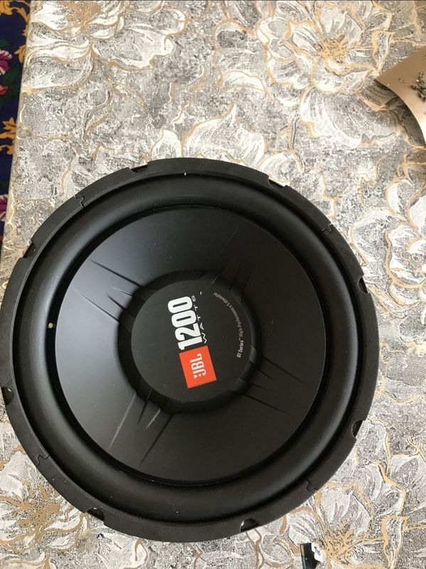 Jbl 1200 sotiladi obmen bor Ekstralni Kalonkaga